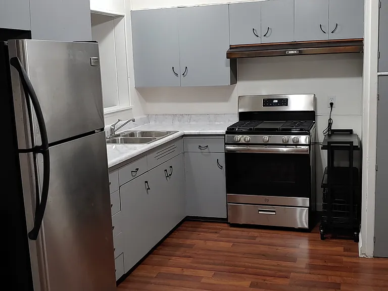 6514 Idlewood Dr — Photo 2