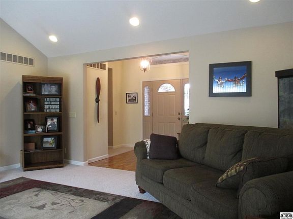 4th image of 1776 N Fairview Dr