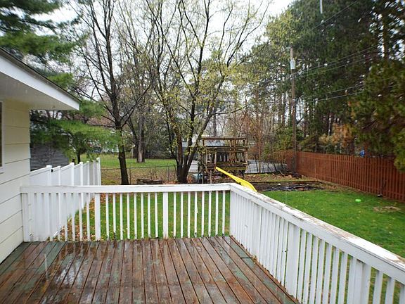 5th image of 14969 Foxhill Ave N