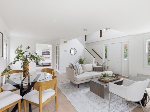 362 King St #1