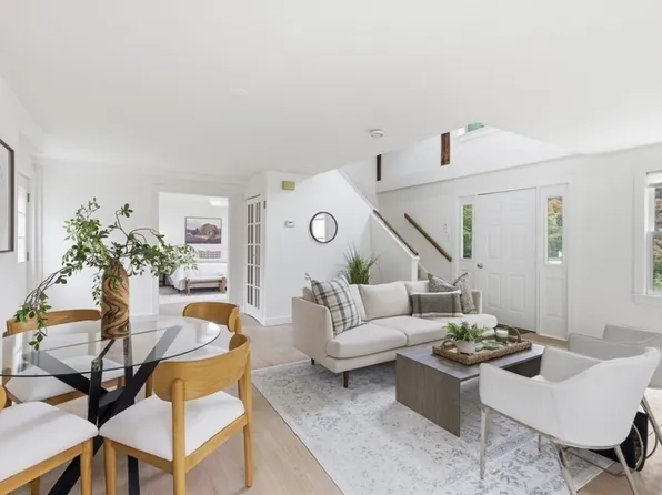 362 King St #1, Littleton, MA 01460