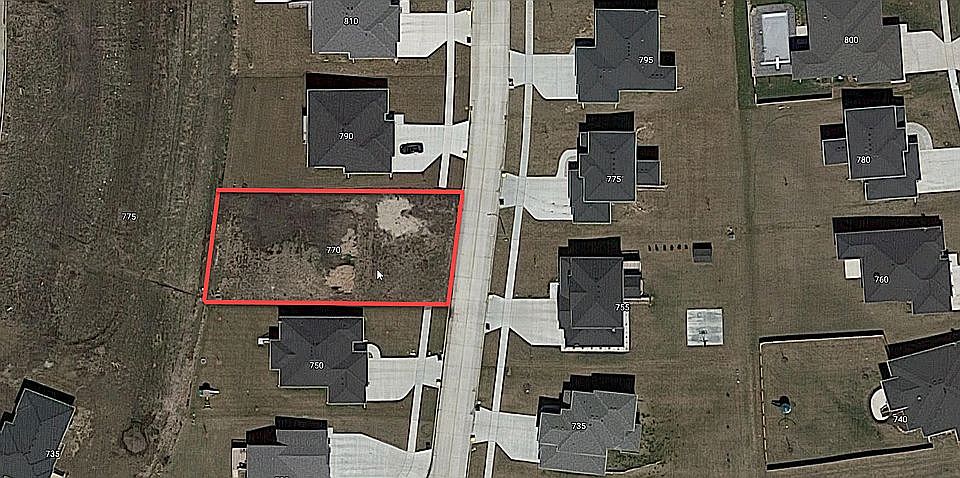 1st image of 770 NE Elk Run Dr