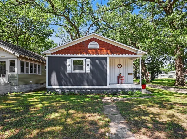 686 Marquette Ave, Muskegon, MI 49442