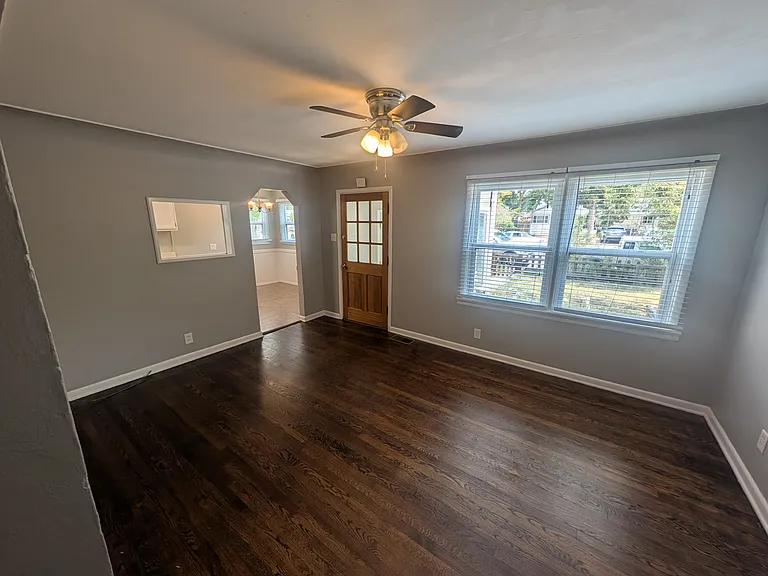 1717 Newark St — Photo 4