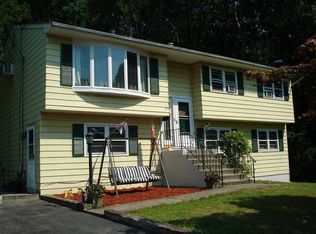 29 Hewlett Rd, Poughkeepsie, NY 12603