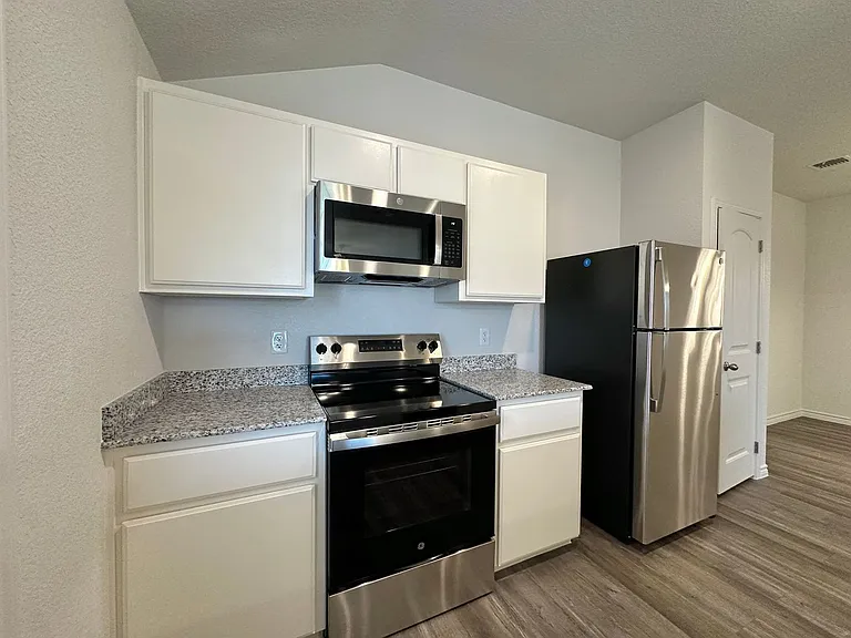 117A Dolphin Dr — Photo 10