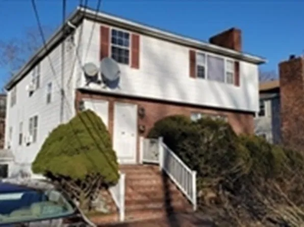 2 Bryon Rd #2, Chestnut Hill, MA 02467