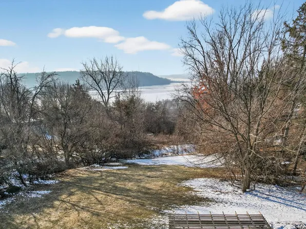 2216 Orwell Ct N, Stillwater, MN 55082