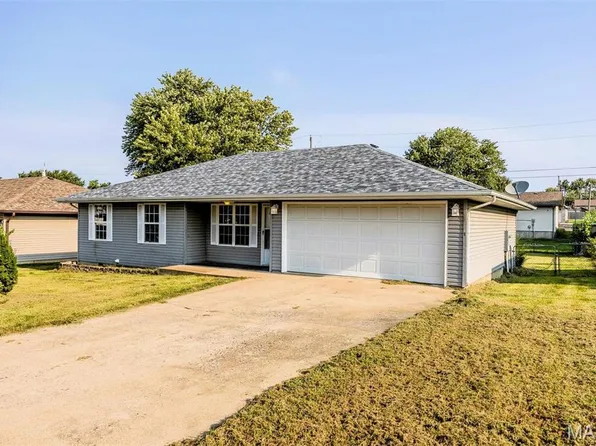 1129 Lacy Dr, Lebanon, MO 65536