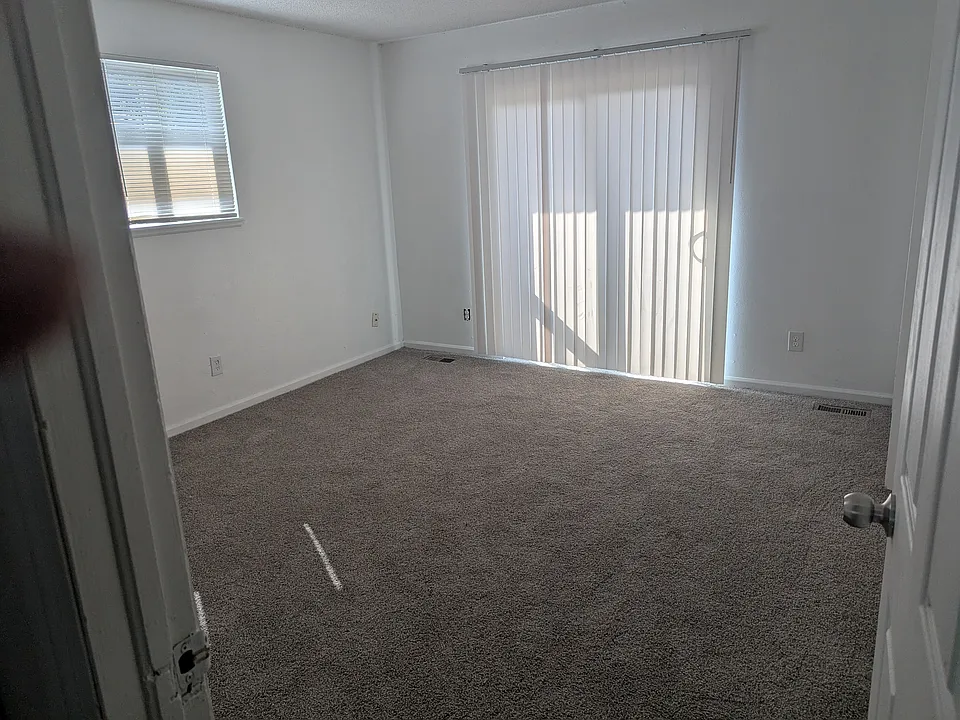 7820 Locust Ct