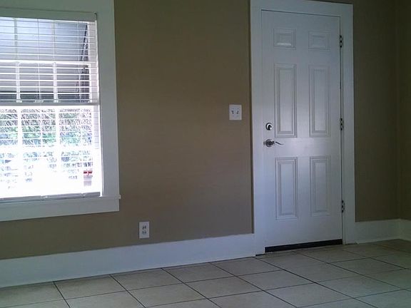 4th image of 18 Poinciana Ave