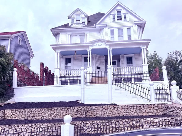 13 E A St, Brunswick, MD 21716