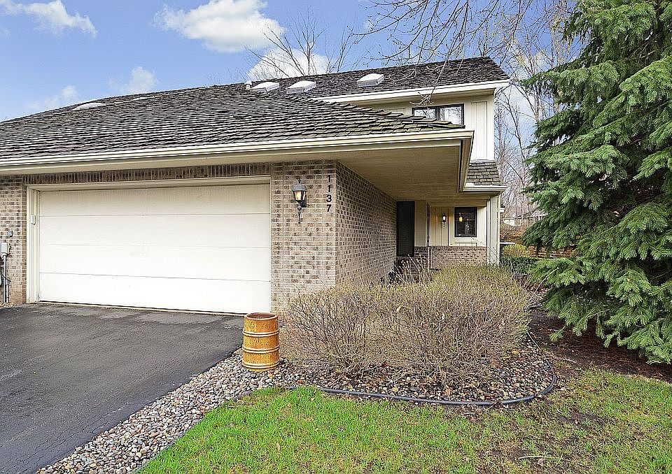 1st image of 1137 Hollybrook Dr