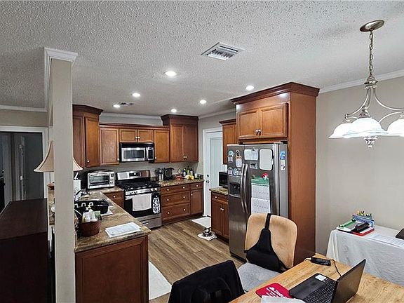3rd image of 4228 Heaslip Ave