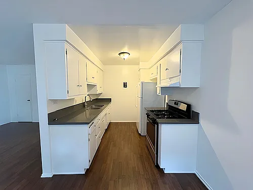 5030 Maplewood Ave #207 Photo 1