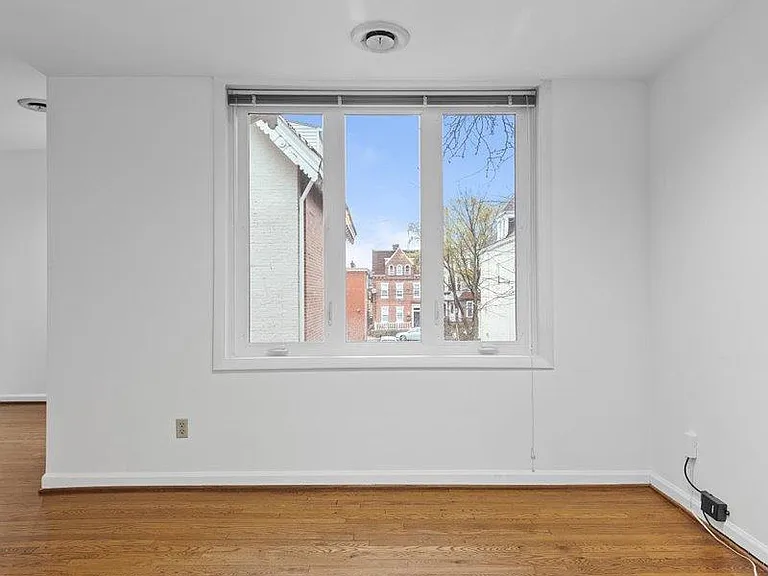 6324 Howe St #21 — Photo 3