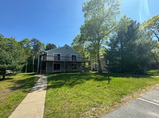 70 Cape Dr APT 15D, Mashpee, MA 02649