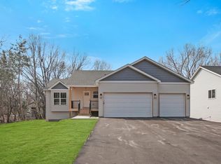 8450 Red Oak Dr N, Saint Paul, MN 55112