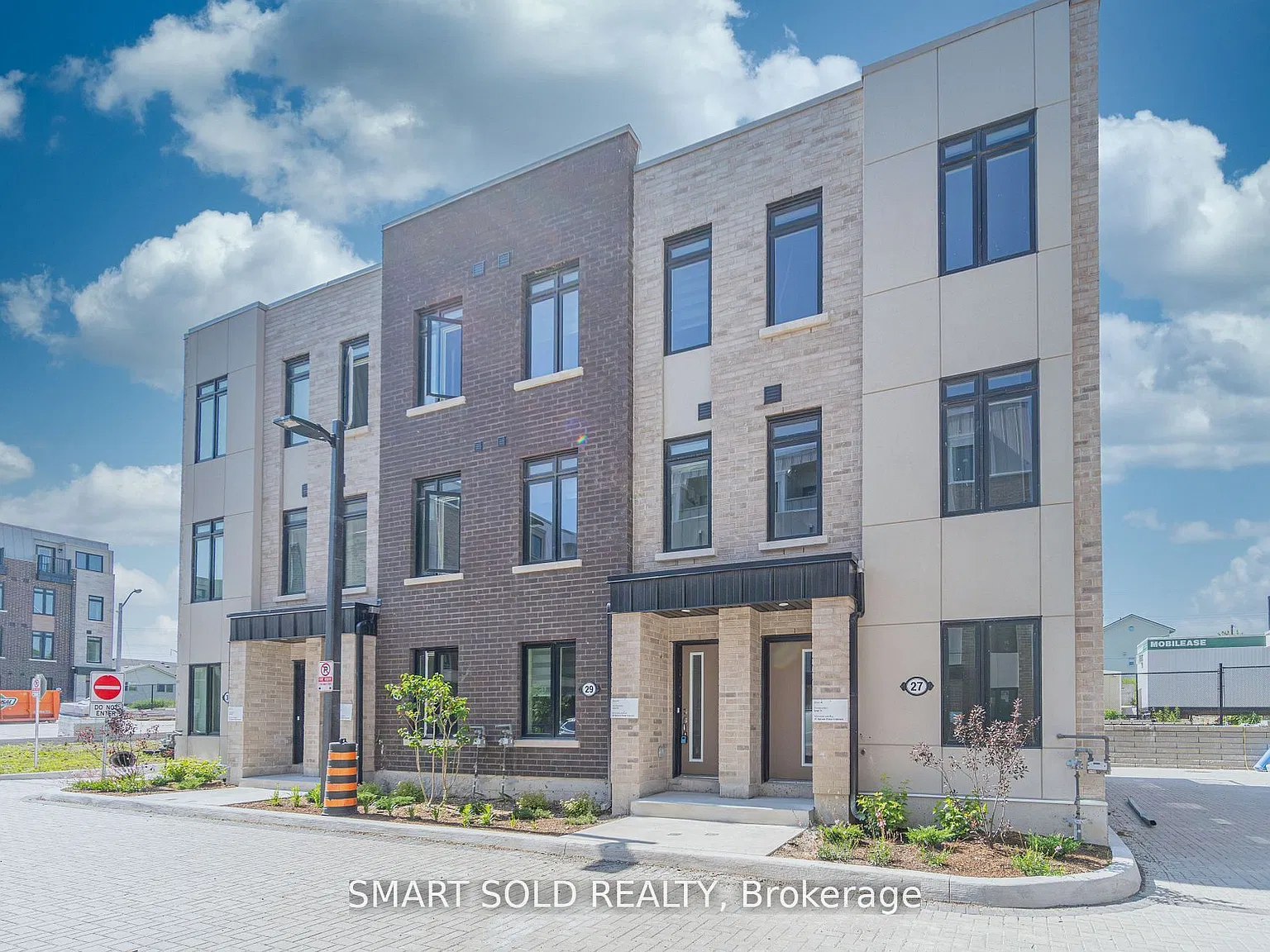 4 bed, $3,200 — Photo 1