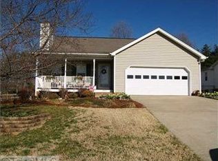 3659 Signet Dr, Winston Salem, NC 27101
