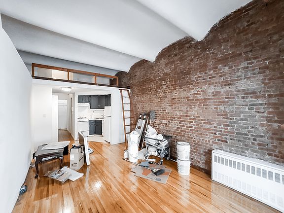 3rd image of 40 E 12th St APT 2C