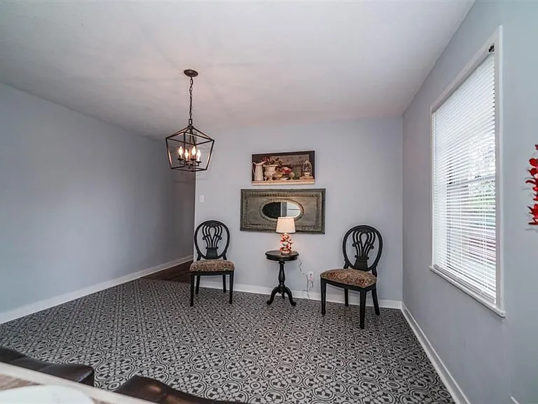 812 Glencrest Ln — Photo 11