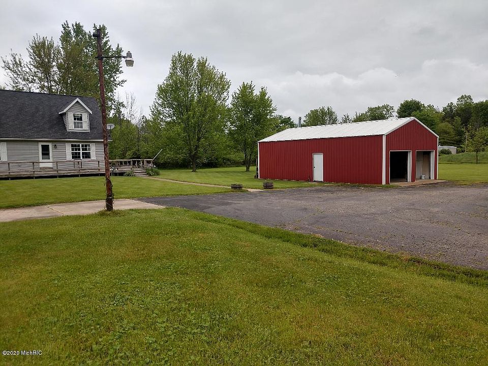 1st image of 70546 8th Ave