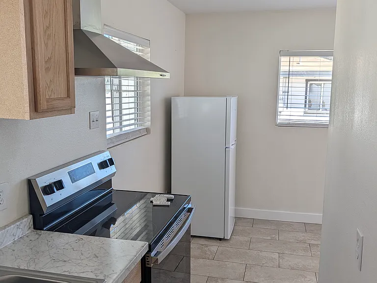 305 N 15th St #D — Photo 3