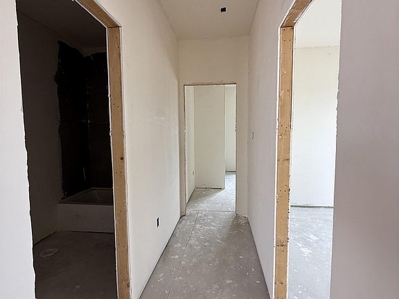 5th image of 12603 E 51st Pl
