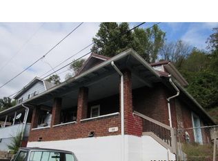 44 High St, Logan, WV 25601