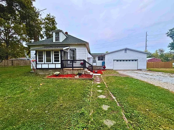 107 E 4th St, Otterbein, IN 47970