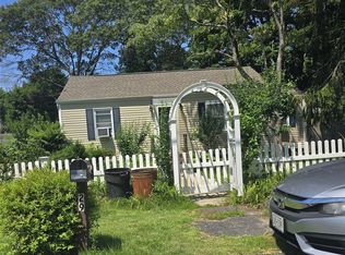 29 Edwards Rd, Mastic Beach, NY 11951