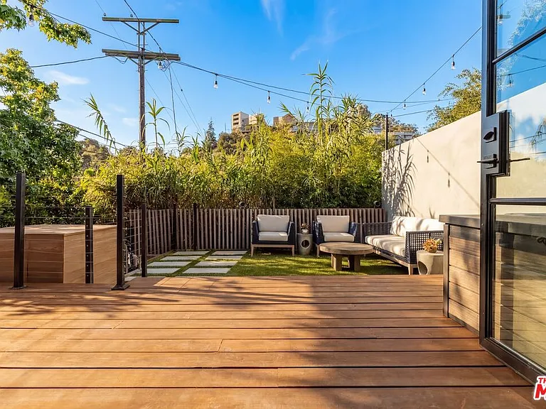 8550 Ridpath Dr — Photo 6