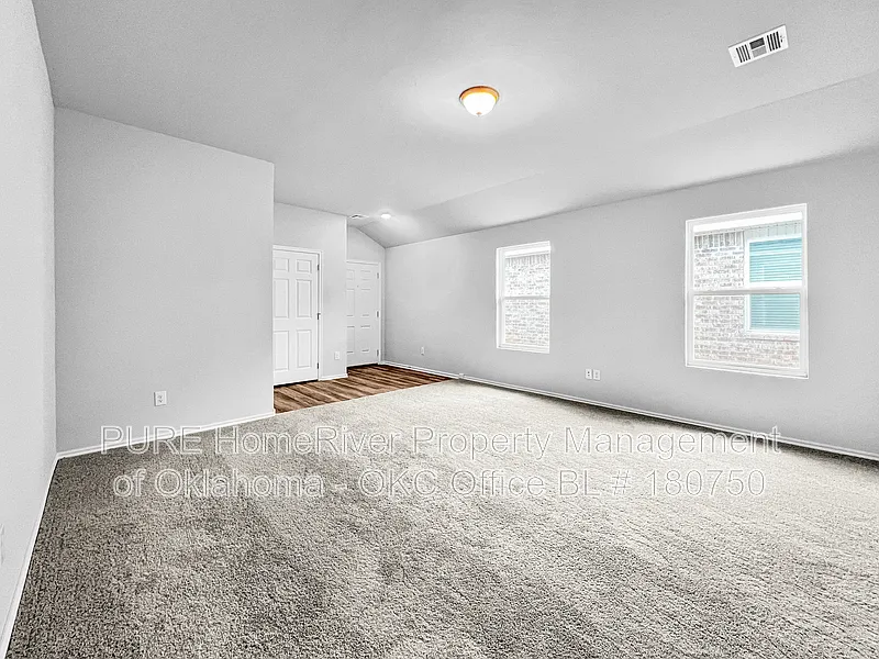 3 bed, 2.0 bath, 1342 sqft, $1,425 — Photo 2