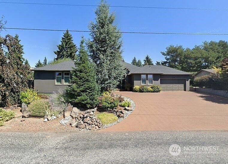 1st image of 1735 Country Club Drive