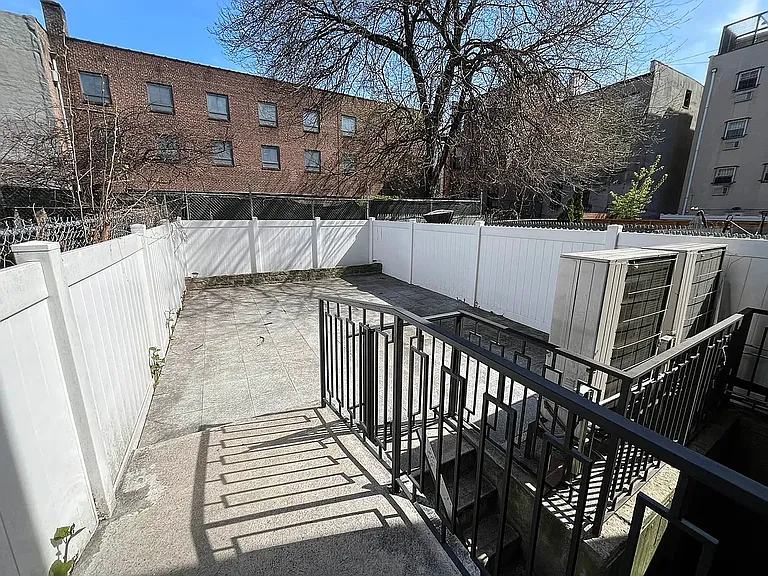 2113 5th Ave #1R — Photo 13