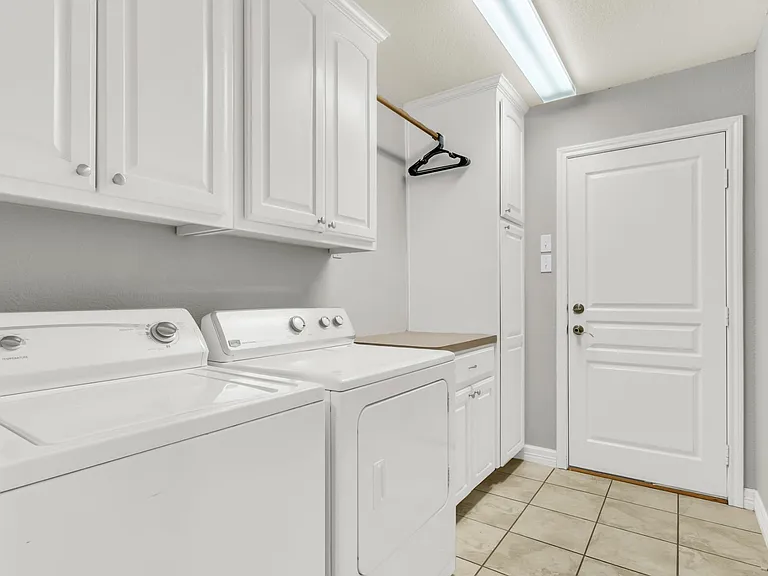 5613 Landsdown Dr — Photo 11