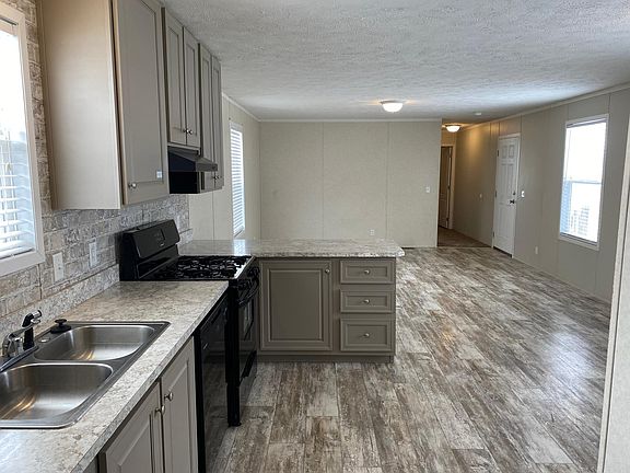 4th image of 59568 Susan Ln E