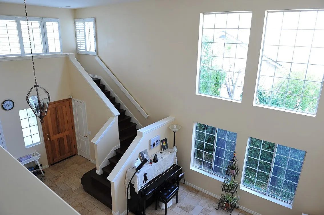5 bed, 2815 sqft, $5,600 — Photo 2