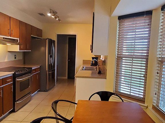 4th image of 10438 Waterford Dr
