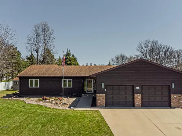2406 N River Dr, Moorhead, MN 56560