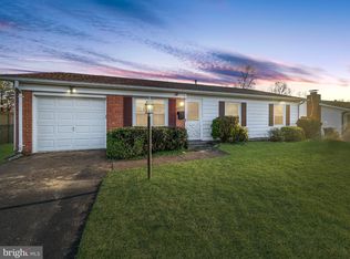 806 S Filbert Ct, Sterling, VA 20164