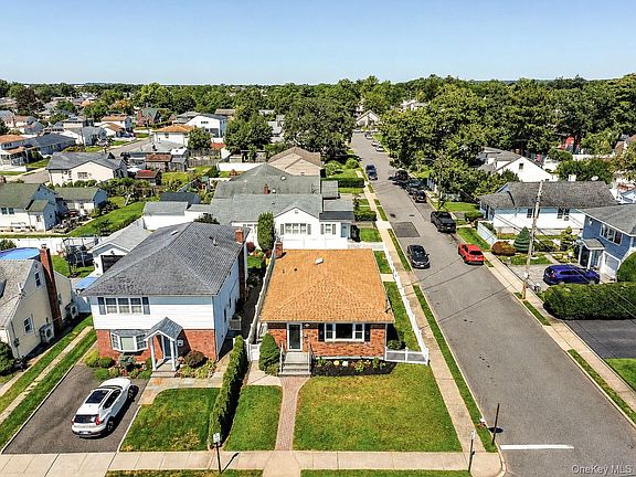 3rd image of 12 Grant Avenue