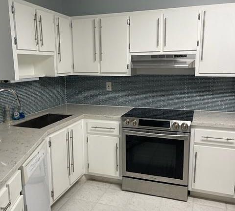 3rd image of 1780 NE 191st St APT 104