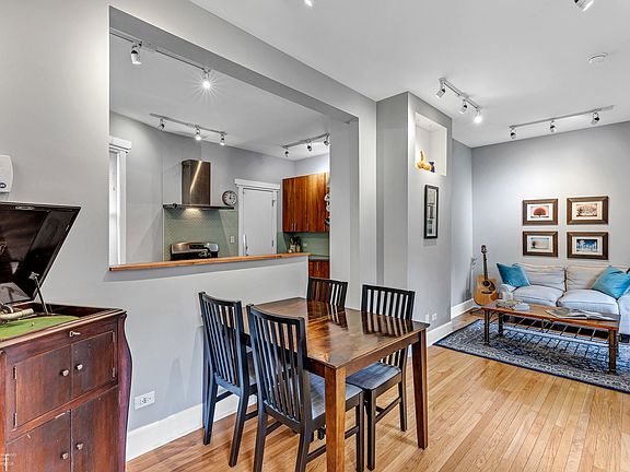 DiningRoom