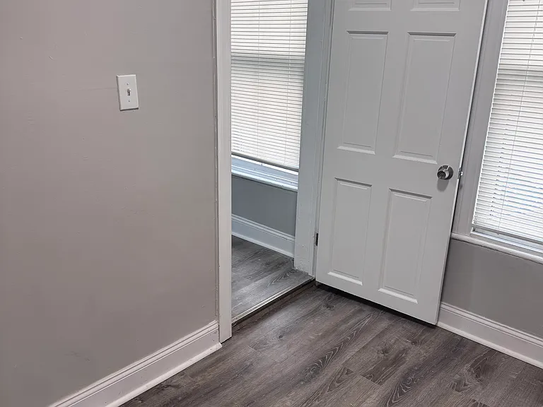25 N Swan St #1 — Photo 13