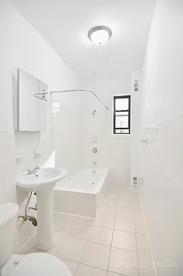 Rented by Bohemia Realty Group | media 14