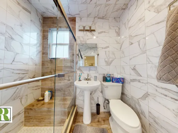 1992 New York Avenue image 12 of 18