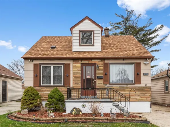 2440 Alexis Rd, Windsor, ON N8W 3Z5