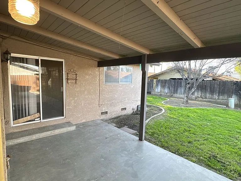 3504 W Cutler Ave — Photo 33